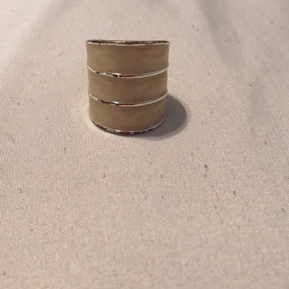 Ring - Picture 3 of 3